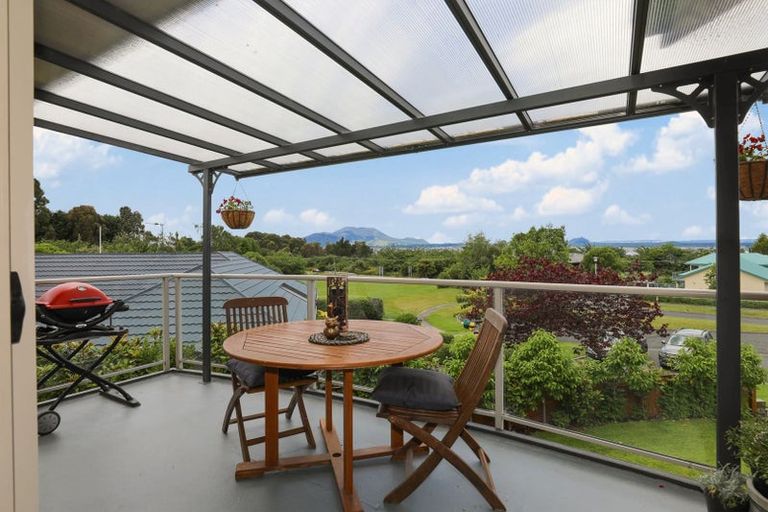 Photo of property in 41 Kinder Street, Acacia Bay, Taupo, 3330