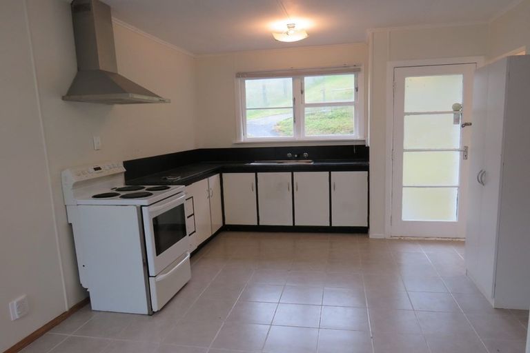 Photo of property in 43 Cardiff Crescent, Cannons Creek, Porirua, 5024