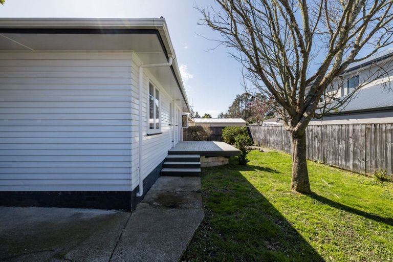 Photo of property in 60 Southsea Crescent, Silverdale, Hamilton, 3216