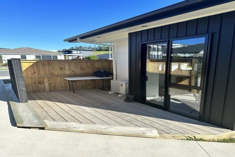 Photo of property in 17 Endurance Rise, Orewa, 0931