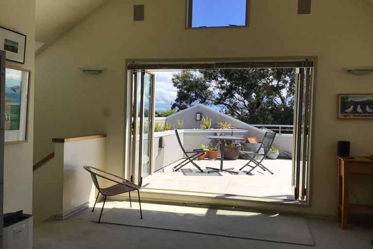 Photo of property in 2/145 Victoria Road, Devonport, Auckland, 0624