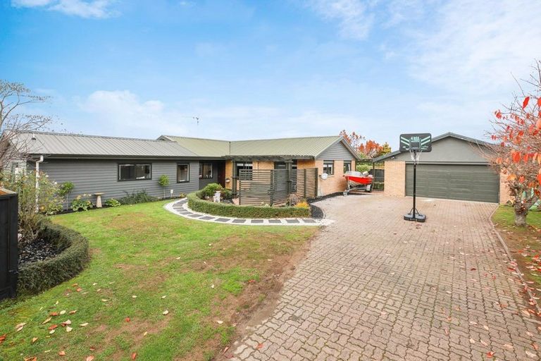 Photo of property in 25 Halcione Close, Flagstaff, Hamilton, 3210