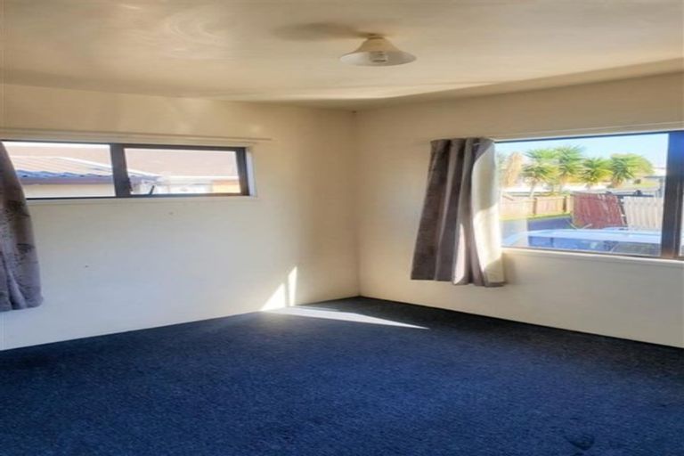 Photo of property in 1/39 Kopara Place, Clendon Park, Auckland, 2103