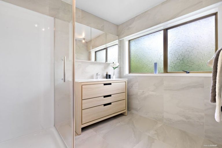 Photo of property in 71 Prince Regent Drive, Half Moon Bay, Auckland, 2012