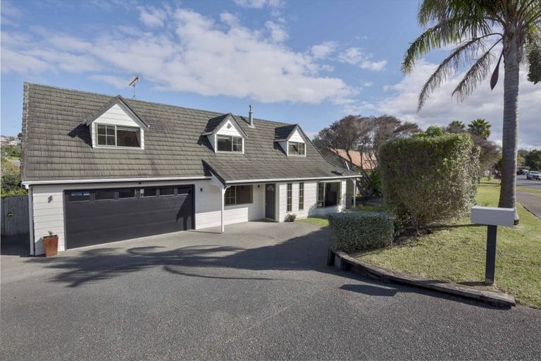 Photo of property in 16 Donald Street, Stanmore Bay, Whangaparaoa, 0932