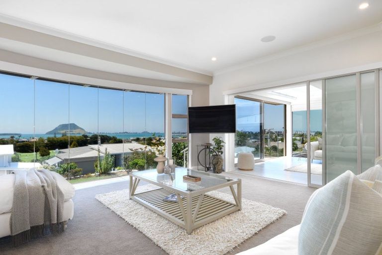Photo of property in 3 Seaview Road, Otumoetai, Tauranga, 3110