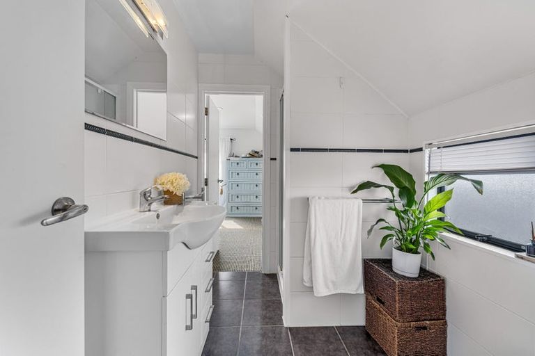 Photo of property in 108 Clovelly Road, Bucklands Beach, Auckland, 2012