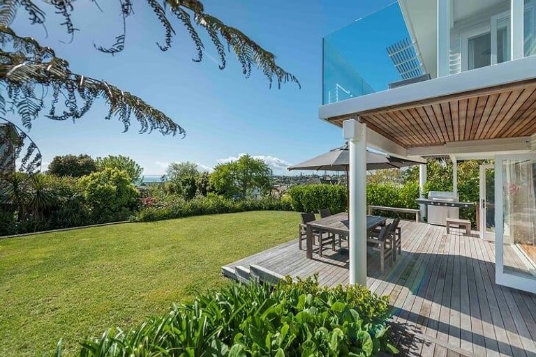 Photo of property in 52a Penzance Road, Mairangi Bay, Auckland, 0630