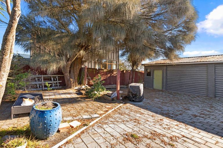 Photo of property in 22 Pacific Road, North New Brighton, Christchurch, 8083