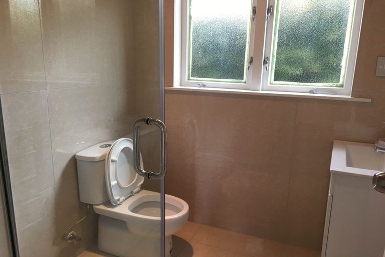 Photo of property in 50 Fruitvale Road, New Lynn, Auckland, 0600