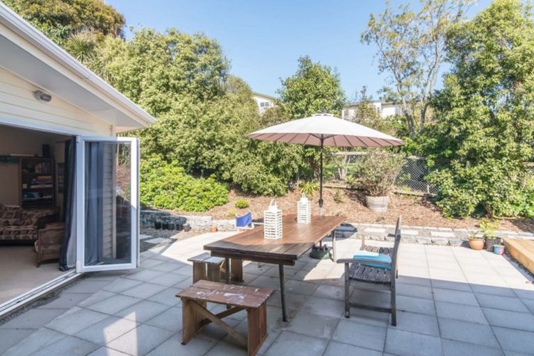 Photo of property in 43 Dale Road, Raumati South, Paraparaumu, 5032