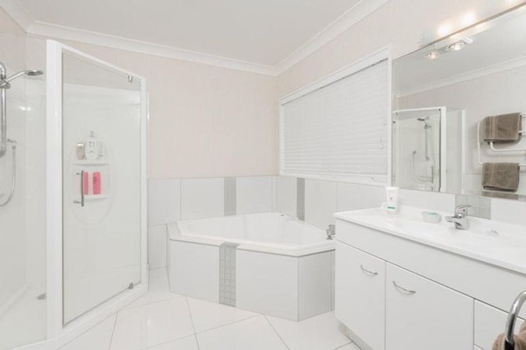 Photo of property in 23a Sunbrae Grove, Mount Maunganui, 3116