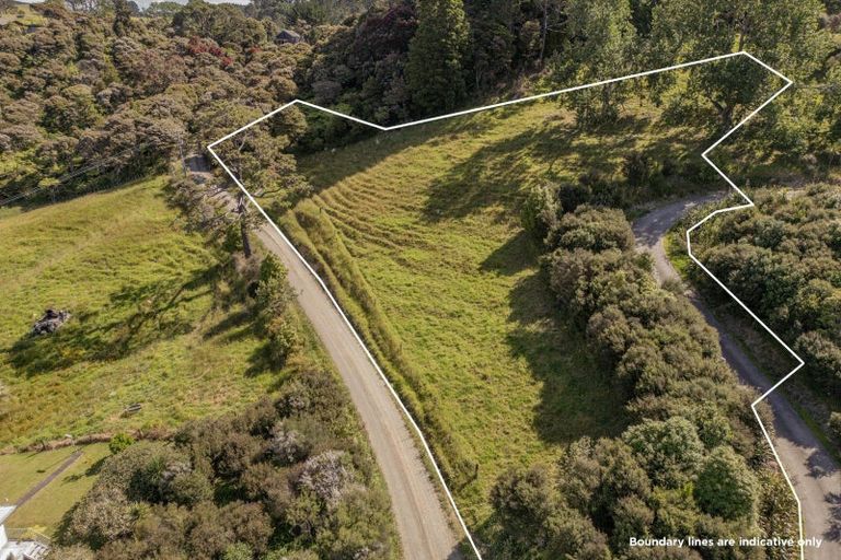 Photo of property in 40 Ara Mata, Cooks Beach, Whitianga, 3591