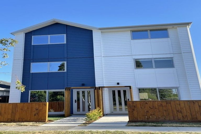 Photo of property in 1/8 Yeovil Road, Te Atatu Peninsula, Auckland, 0610