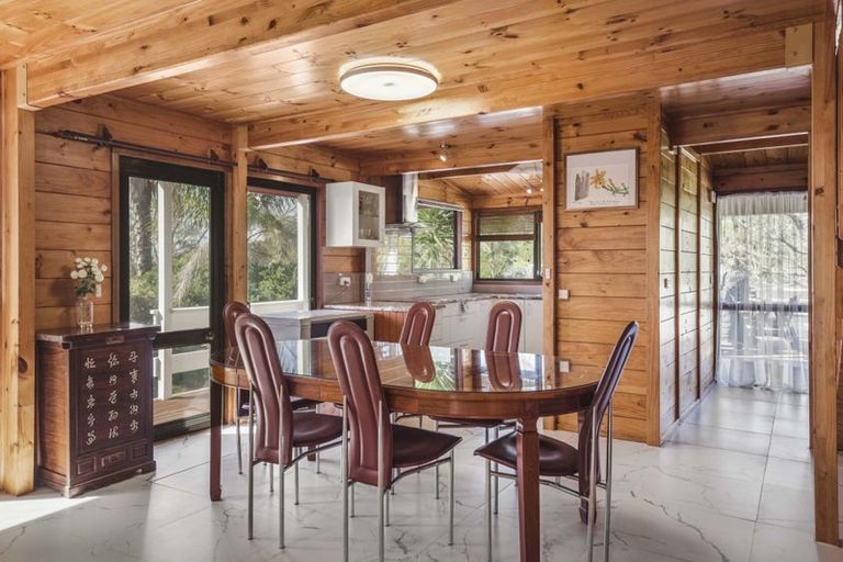 Photo of property in 205 Whangaparaoa Road, Red Beach, 0932