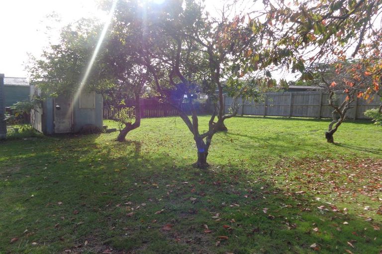 Photo of property in 129 Rathgar Road, Henderson, Auckland, 0610