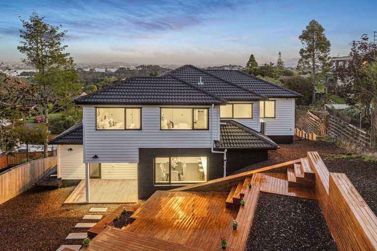 Photo of property in 44 Chatswood Grove, Chatswood, Auckland, 0626