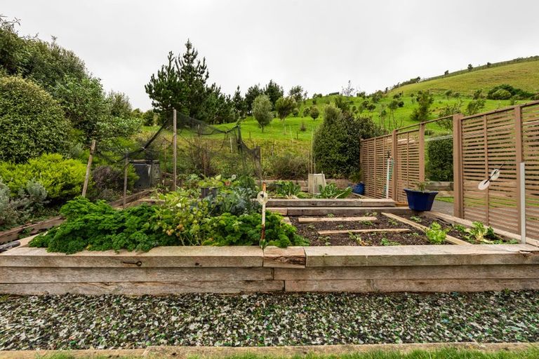 Photo of property in 104 Bing Lucas Drive, Tawa, Wellington, 5028