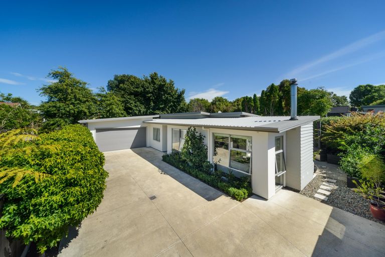 Photo of property in 16a Hardie Street, Hokowhitu, Palmerston North, 4410