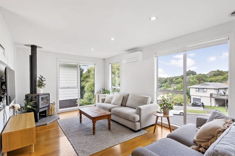 Photo of property in 35 Finn Place, Totara Vale, Auckland, 0629