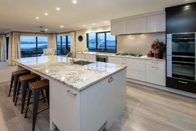 Photo of property in 14a The Parade, Bucklands Beach, Auckland, 2012