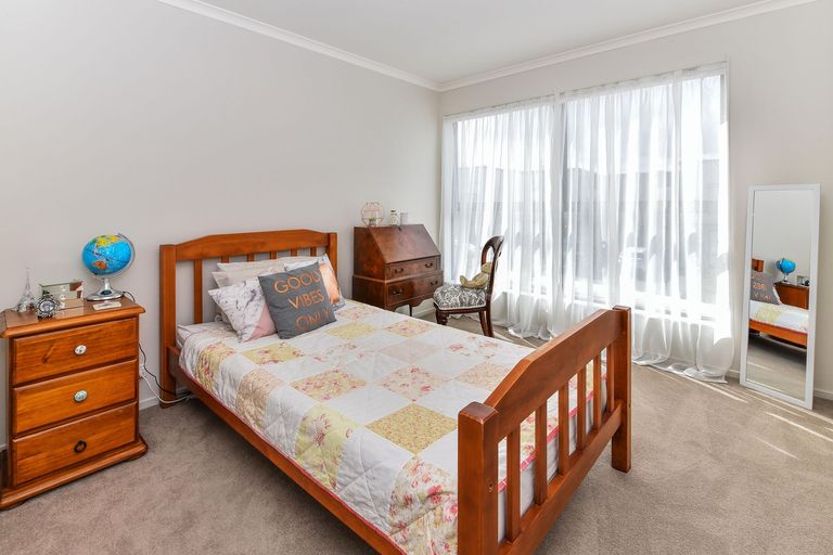 Photo of property in 17 Costa Viva Crescent, Karaka, Papakura, 2113