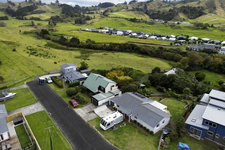 Photo of property in 1 Farm Road, Waihi Beach, 3611
