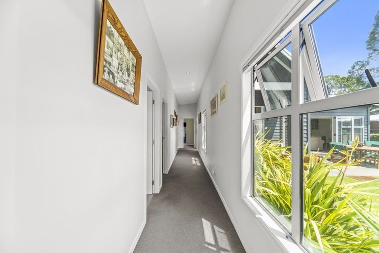 Photo of property in 2 Seagers Close, Kinloch, Taupo, 3377