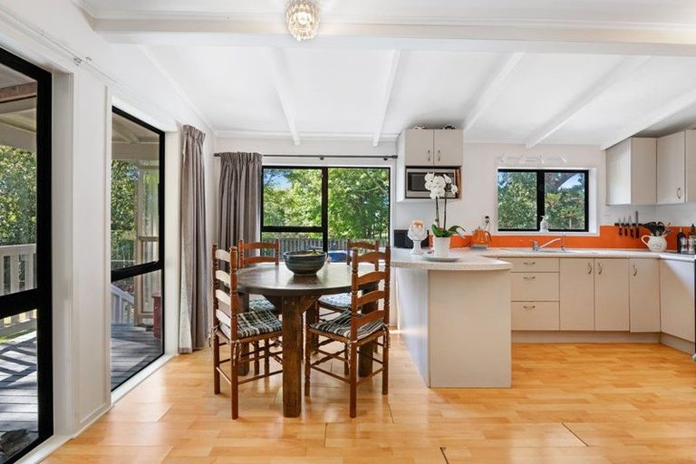 Photo of property in 2162 State Highway 16, Helensville, 0875