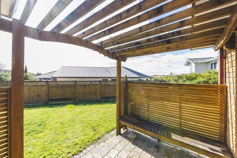 Photo of property in 23 Greenwood Place, Fitzherbert, Palmerston North, 4410