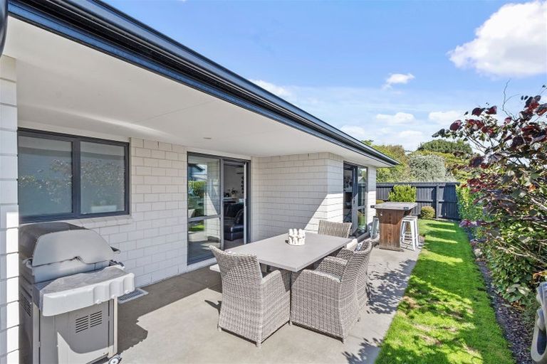 Photo of property in 8 Parawai Street, Marshland, Christchurch, 8083