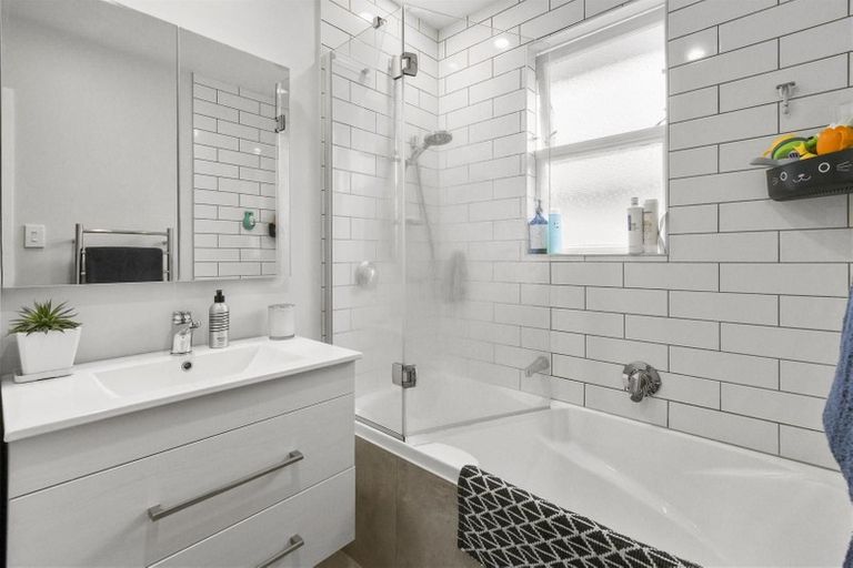 Photo of property in 13 Cargill Street, Papakura, 2110