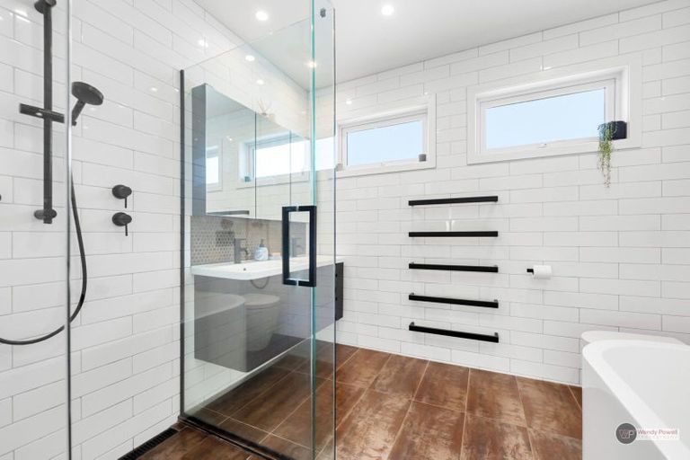 Photo of property in 35 Park Road, Belmont, Lower Hutt, 5010