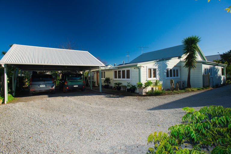 Photo of property in 56 Awapuni Road, Awapuni, Gisborne, 4010