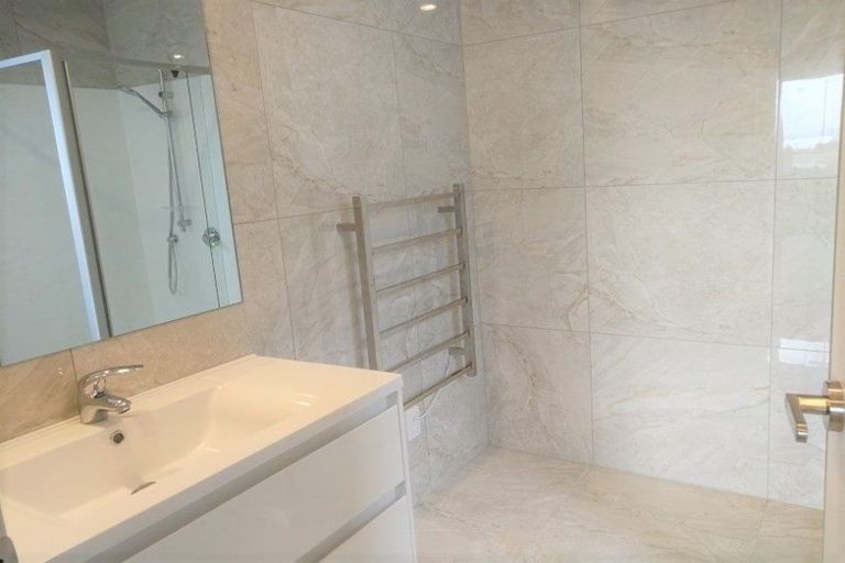 Photo of property in 70 Seafarer Crescent, Stanmore Bay, Whangaparaoa, 0932