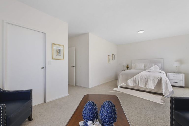 Photo of property in 72 Oakgrove Drive, Rangiora, 7400