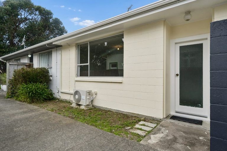 Photo of property in 2/4 Rodney Street, Waiwhetu, Lower Hutt, 5010