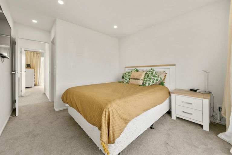 Photo of property in 7/27 Carole Crescent, Pakuranga, Auckland, 2010