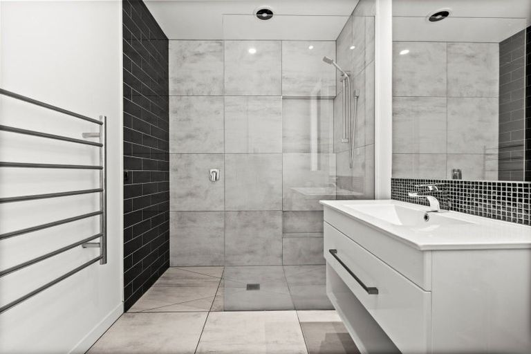 Photo of property in 11 Aparima Place, Awatoto, Napier, 4110