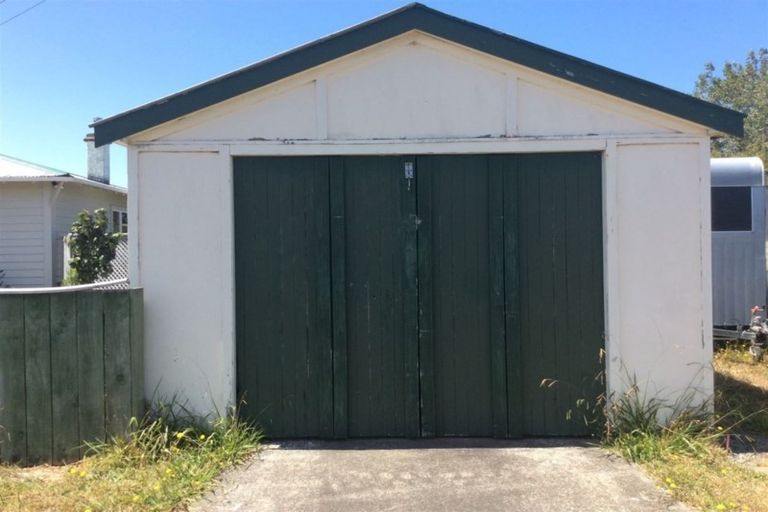 Photo of property in 11 Lyon Street, Marton, 4710