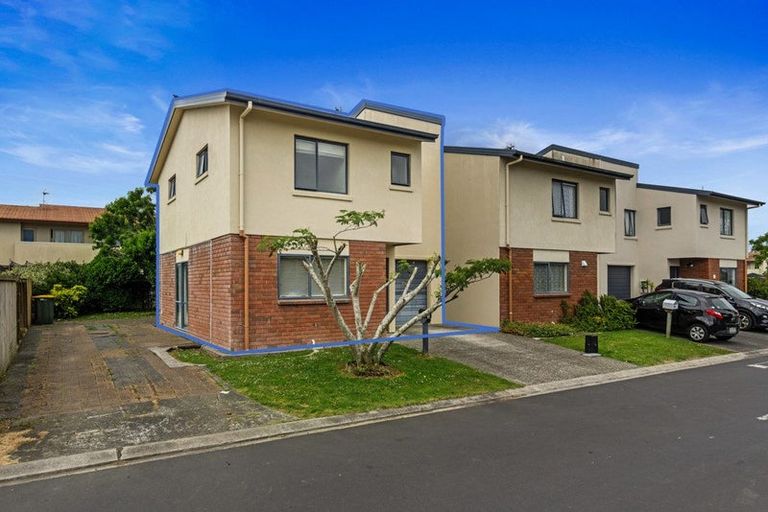 Photo of property in 8 Duxfield Drive, Ranui, Auckland, 0612