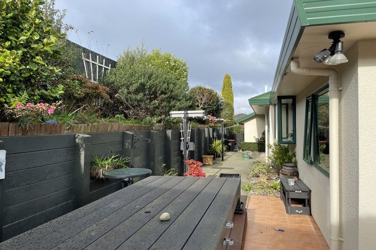 Photo of property in 19 Logan Way, Kelvin Grove, Palmerston North, 4414