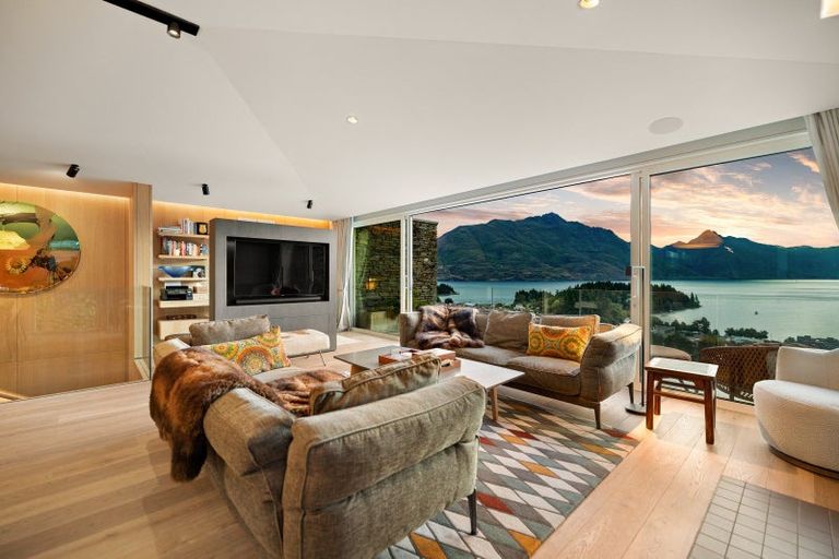 Photo of property in 55e Kent Street, Queenstown, 9300