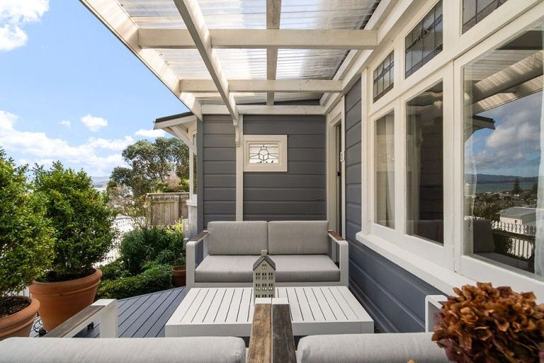 Photo of property in 25 Totara Street, Eastbourne, Lower Hutt, 5013