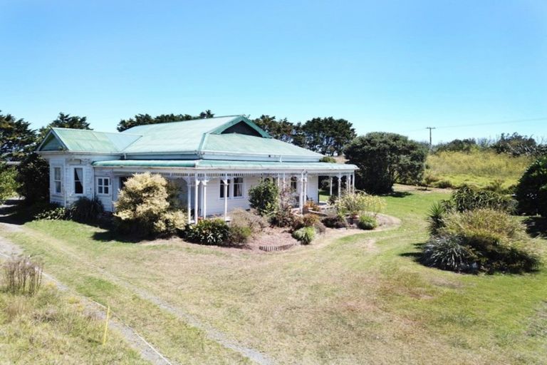 Photo of property in 797 Baylys Coast Road, Baylys Beach, Dargaville, 0377