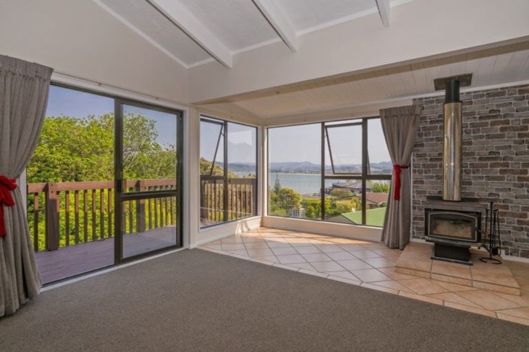 Photo of property in 4 Puriri Place, Whitianga, 3510