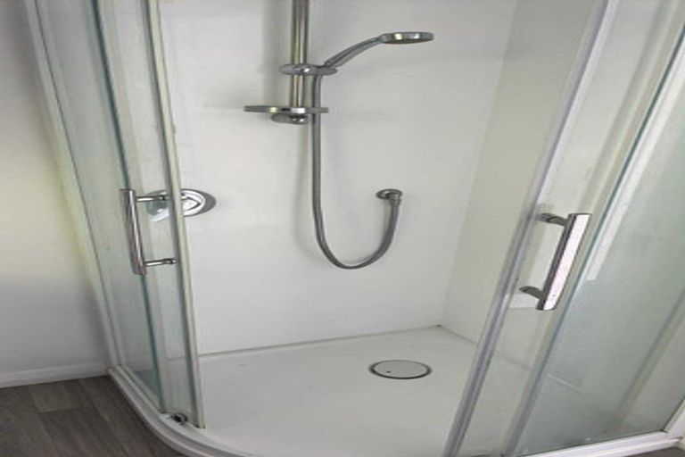 Photo of property in 4/8 Kaitawa Road, York Bay, Lower Hutt, 5013