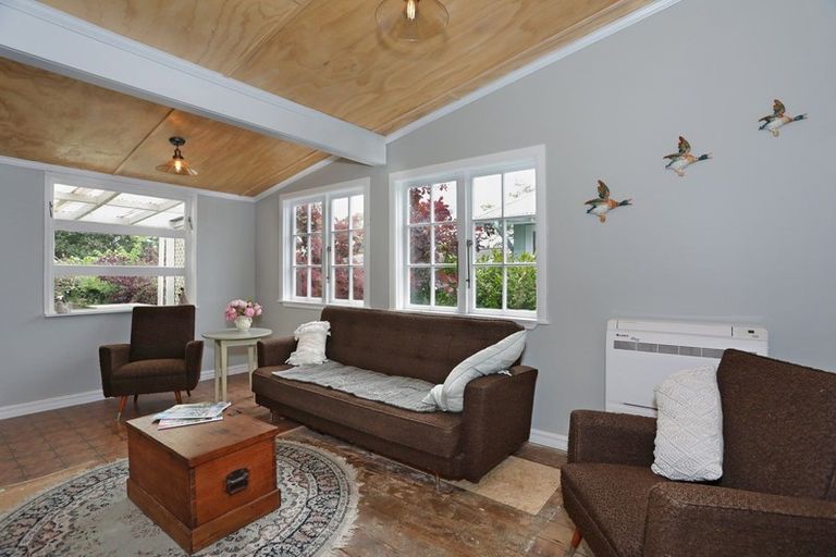 Photo of property in 89 Bridge Street, Bulls, 4818