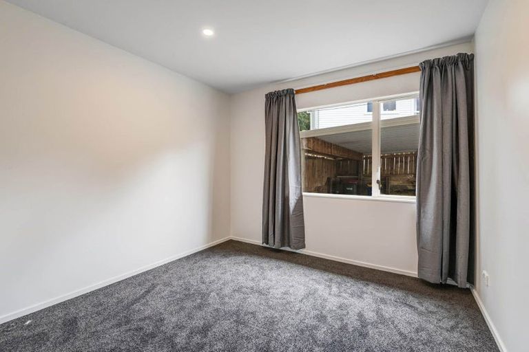 Photo of property in 2/44 Lysander Crescent, Beach Haven, Auckland, 0626