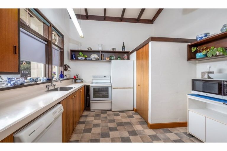 Photo of property in 76 Cannon Hill Crescent, Mount Pleasant, Christchurch, 8081